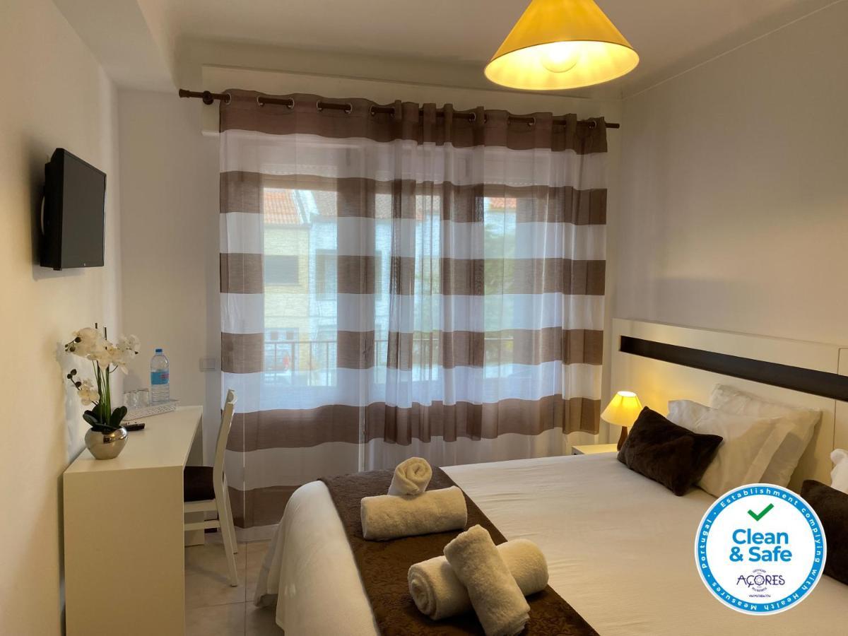 The Rock Guest House Ponta Delgada Exterior foto